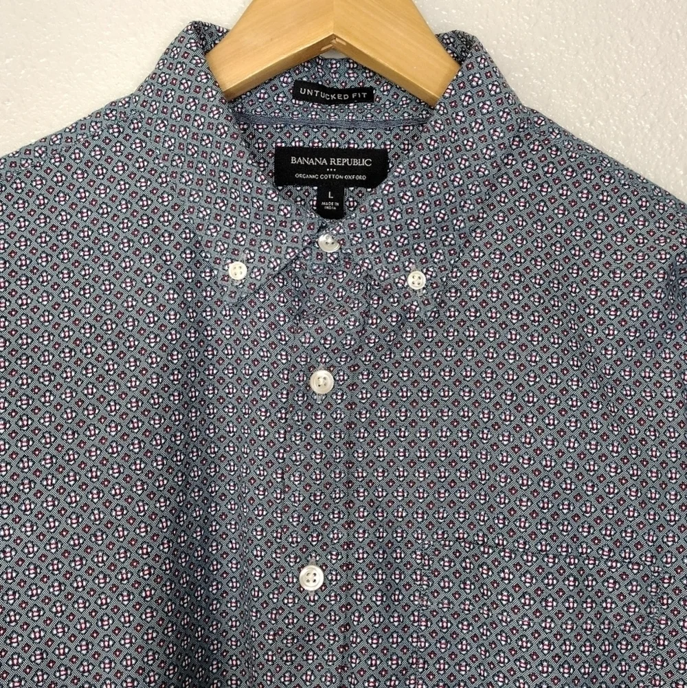 Banana Republic Untucked Fit Casual Button Down Shirt